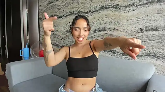 Sophi  a online show from 10.24.25