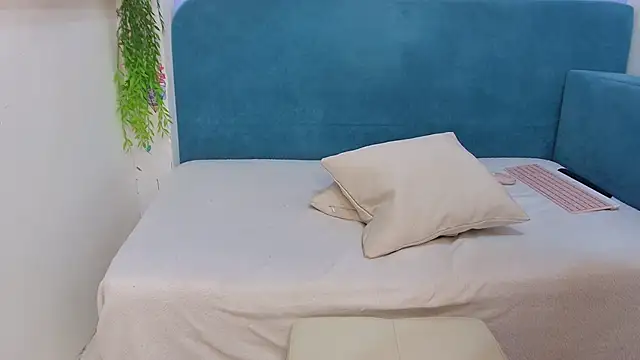 Snapshot of moon_cake chatting on 11.03.25 moon cake online show from 11.03.25