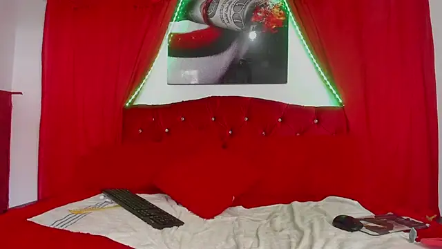 Snapshot of sexylaurita chatting on 02.03.25 sexylaurita online show from 02.03.25