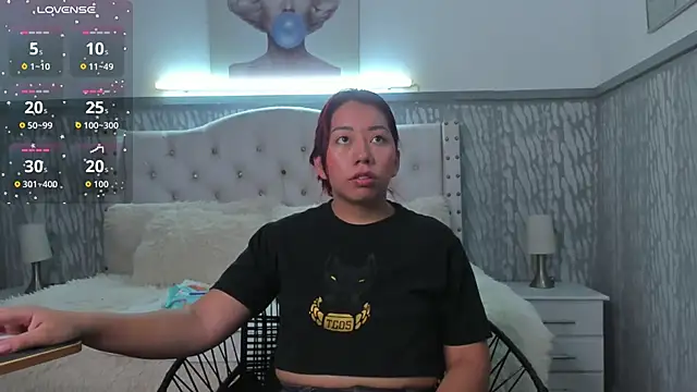 sexylaurita online show from 04.15.26