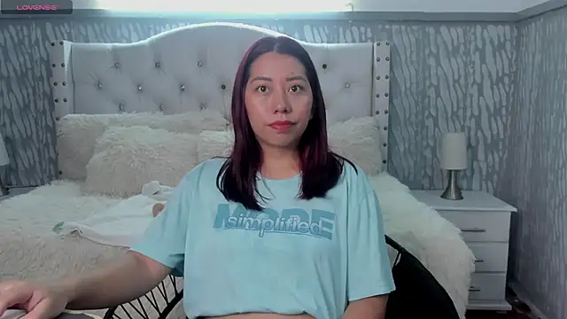 Snapshot of sexylaurita chatting on 04.27.26 sexylaurita online show from 04.27.26