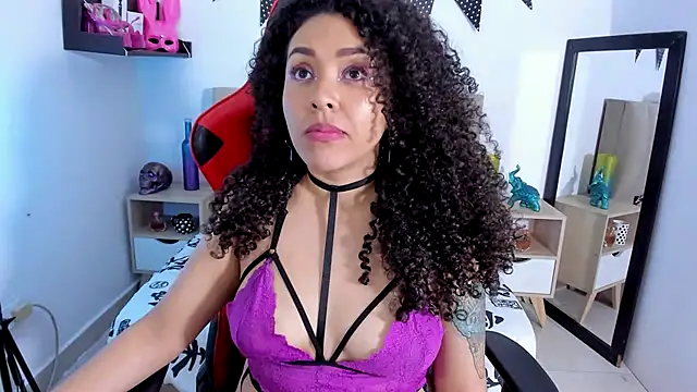 Snapshot of Zoe_Gruber chatting on 12.14.24 Zoe Gruber online show from 12.14.24