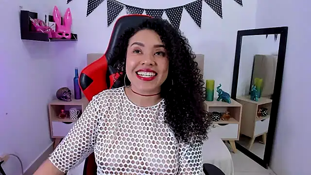 Snapshot of Zoe_Gruber chatting on 12.15.24 Zoe Gruber online show from 12.15.24