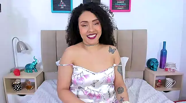 Snapshot of Zoe_Gruber chatting on 03.17.25 Zoe Gruber online show from 03.17.25