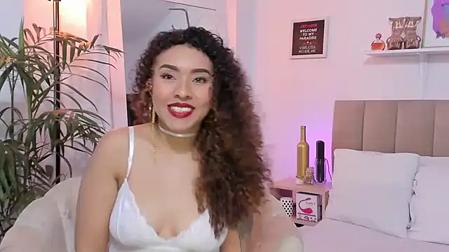 Snapshot of Zoe_Gruber chatting on 11.22.25 Zoe Gruber online show from 11.22.25