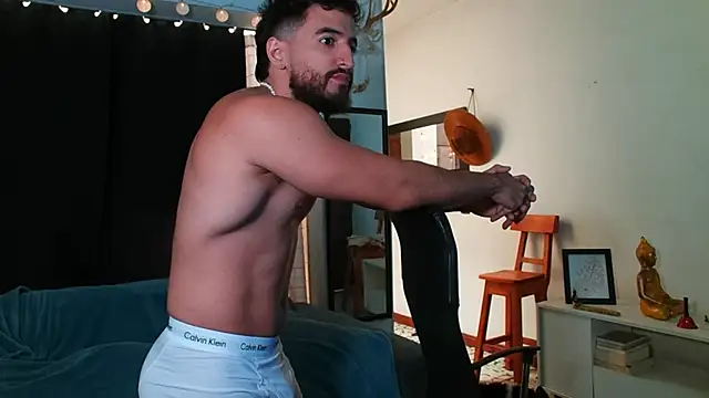 Snapshot of AndrewMartinez chatting on 01.29.25 AndrewMartinez online show from 01.29.25