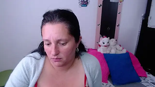 CristialJones  online show from 11.27.25