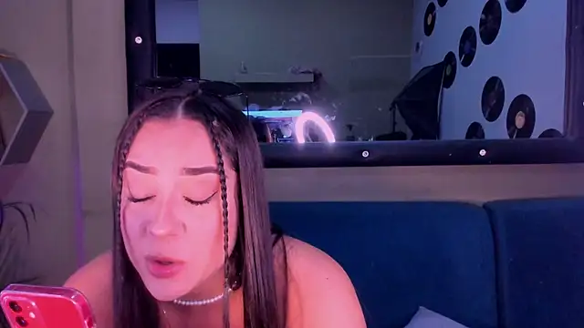 Sussy Bell01 online show from 12.16.24