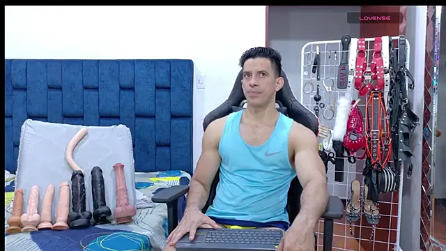 Snapshot of JoseRumbero26 chatting on 04.21.26 JoseRumbero26 online show from 04.21.26