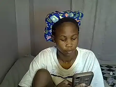 Snapshot of SexxyTerry chatting on 02.05.25 SexxyTerry online show from 02.05.25