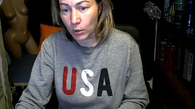 wLESLYMOSw online show from 11.14.25