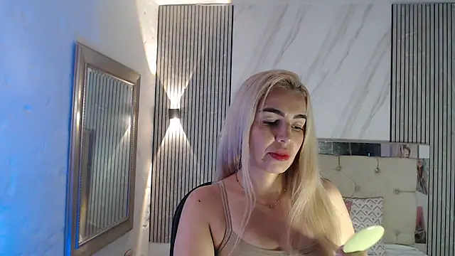 Snapshot of ashley__tylor chatting on 06.10.26 ashley tylor online show from 06.10.26