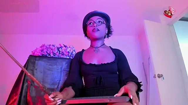 EmmaSanzz  online show from 01.26.25