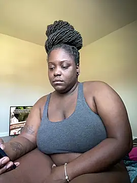 Snapshot of fantasygyal chatting on 07.13.26 fantasygyal online show from 07.13.26