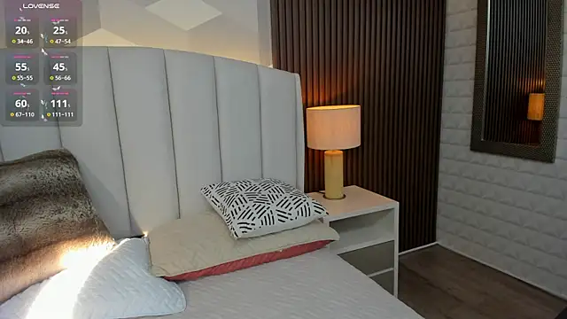 Julietasantos   online show from 03.12.25