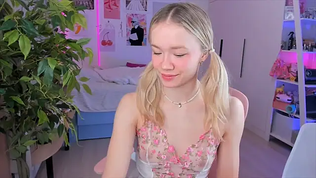 Snapshot of Lily_Young chatting on 02.06.26 Lily Young online show from 02.06.26