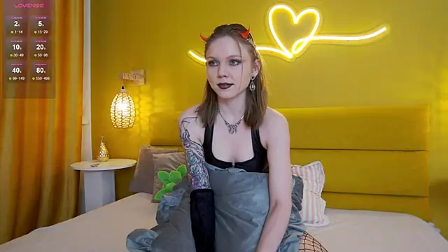 Snapshot of lessysweety chatting on 01.17.26 lessysweety online show from 01.17.26