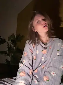 Snapshot of lessysweety chatting on 01.19.26 lessysweety online show from 01.19.26