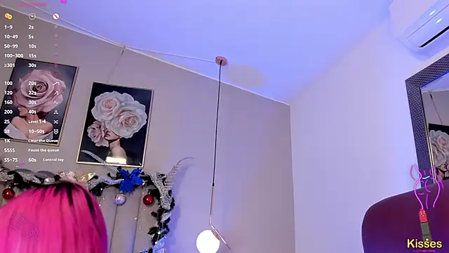 Snapshot of Emma_Thompsson chatting on 12.20.24 Emma Thompsson online show from 12.20.24