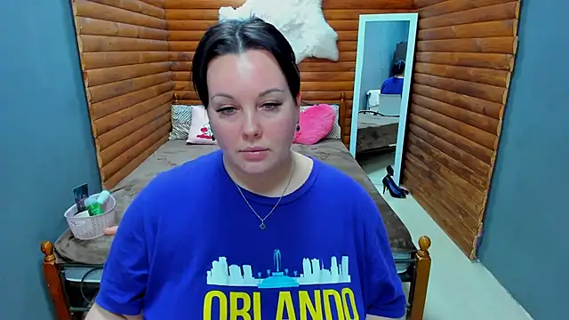 Snapshot of BubbleEmma chatting on 01.18.25 BubbleEmma online show from 01.18.25