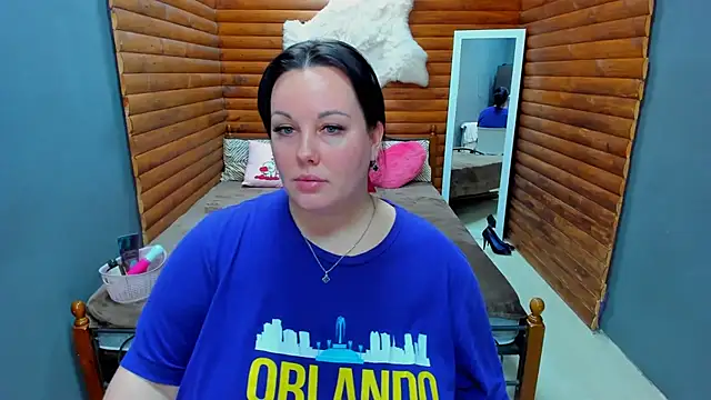 Snapshot of BubbleEmma chatting on 01.19.25 BubbleEmma online show from 01.19.25