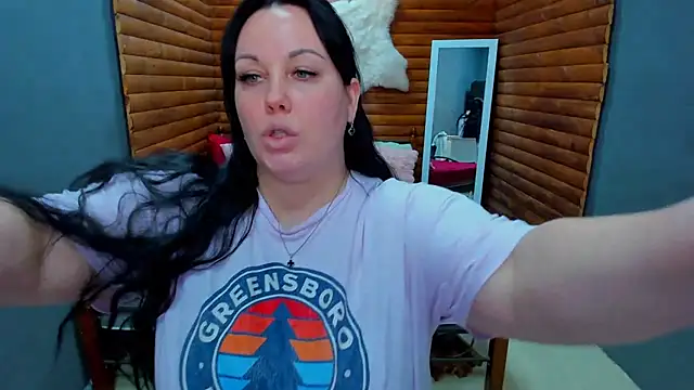 Snapshot of BubbleEmma chatting on 01.23.25 BubbleEmma online show from 01.23.25