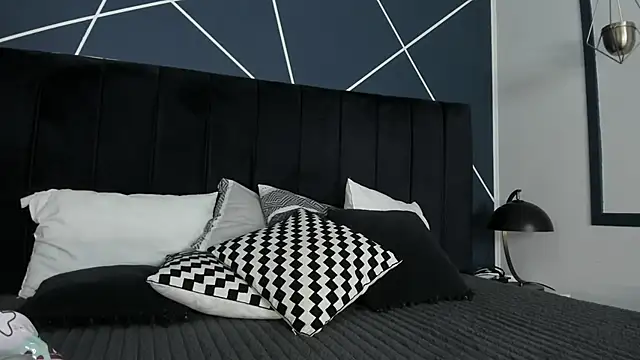 Snapshot of Adeelinee chatting on 03.06.25 Adeelinee online show from 03.06.25