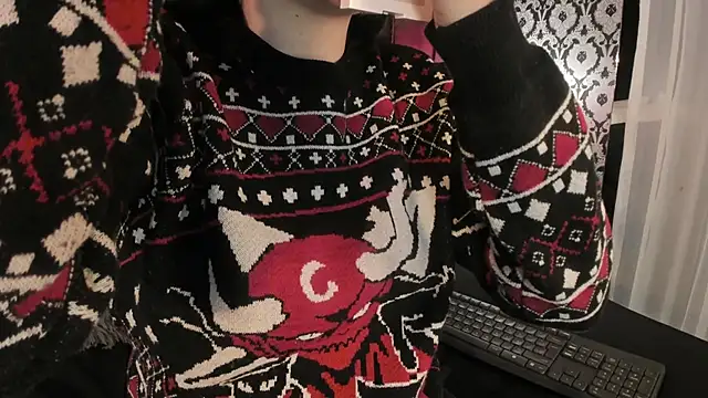 Adeelinee online show from 12.18.25