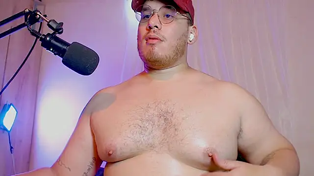 Snapshot of anotherbigboy_ chatting on 12.20.24 anotherbigboy online show from 12.20.24