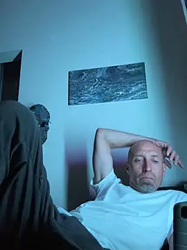 El Gizmo online show from 10.25.25