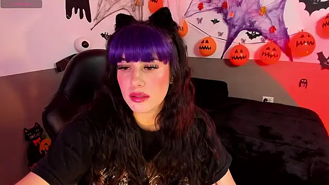 Missmonserrat online show from 10.22.25