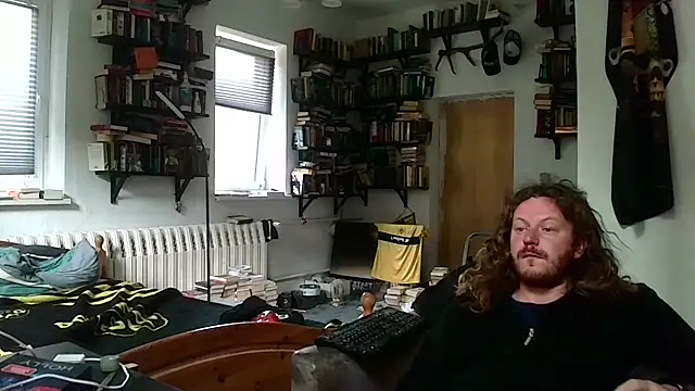 Snapshot of sunr1sa chatting on 10.04.25 sunr1sa online show from 10.04.25