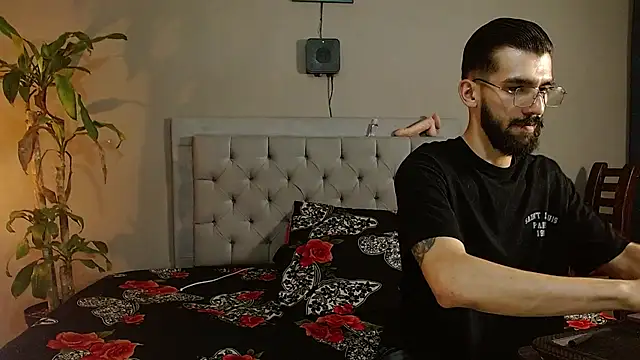 Snapshot of Mr_WhiteCock chatting on 01.02.25 Mr WhiteCock online show from 01.02.25