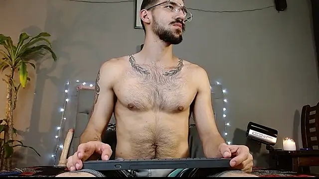 Snapshot of Mr_WhiteCock chatting on 03.12.25 Mr WhiteCock online show from 03.12.25