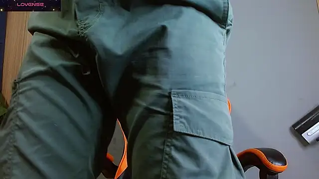 Snapshot of Mr_WhiteCock chatting on 09.26.25 Mr WhiteCock online show from 09.26.25