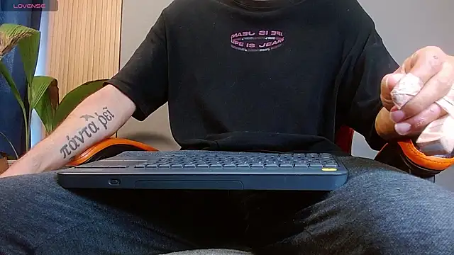 Snapshot of Mr_WhiteCock chatting on 11.02.25 Mr WhiteCock online show from 11.02.25