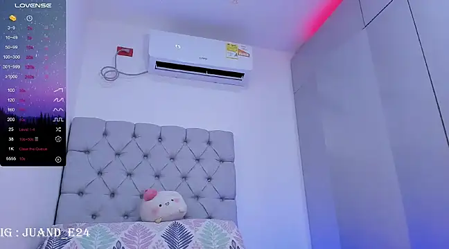 Snapshot of juande_24 chatting on 01.25.25 juande 24 online show from 01.25.25