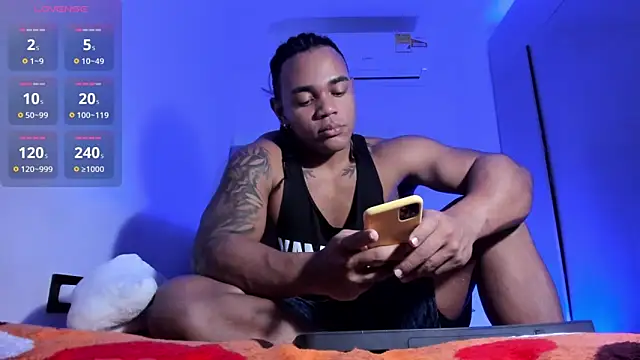 Snapshot of juande_24 chatting on 10.12.25 juande 24 online show from 10.12.25