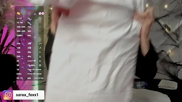 Sara Foxx1 online show from 10.27.25