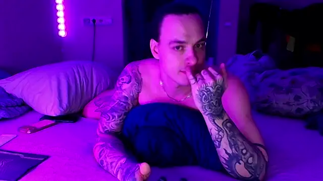 Snapshot of baphomet_from_ice chatting on 04.16.26 baphomet from ice online show from 04.16.26