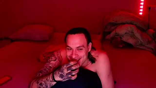 Snapshot of baphomet_from_ice chatting on 04.24.26 baphomet from ice online show from 04.24.26