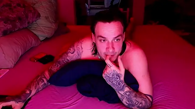 Snapshot of baphomet_from_ice chatting on 04.25.26 baphomet from ice online show from 04.25.26