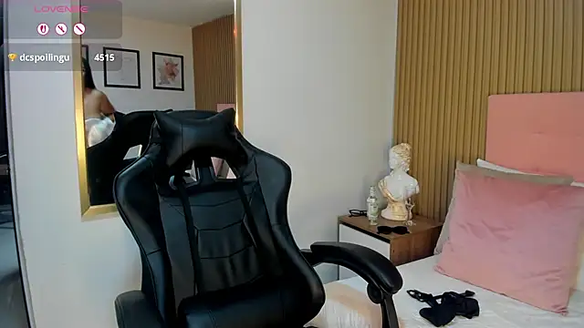 Dakota diaz  online show from 03.13.25