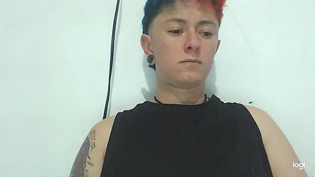 Snapshot of tomboyblue chatting on 01.13.25 tomboyblue online show from 01.13.25