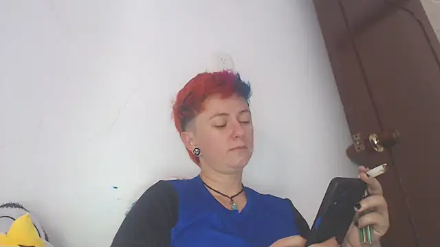 Snapshot of tomboyblue chatting on 01.14.25 tomboyblue online show from 01.14.25