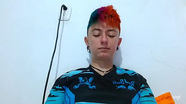 Snapshot of tomboyblue chatting on 02.05.25 tomboyblue online show from 02.05.25