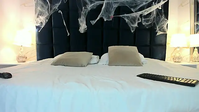 Snapshot of Ary1_ chatting on 10.20.25 Ary1 online show from 10.20.25