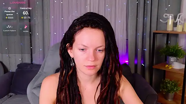 Snapshot of CoreyJane chatting on 04.10.26 CoreyJane online show from 04.10.26