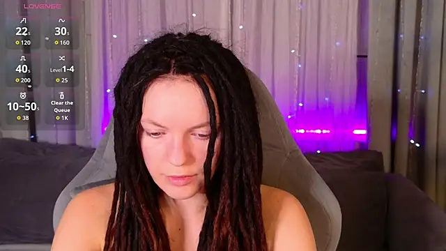 Snapshot of CoreyJane chatting on 04.19.26 CoreyJane online show from 04.19.26