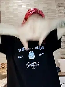 Lisa Adam online show from 02.15.25